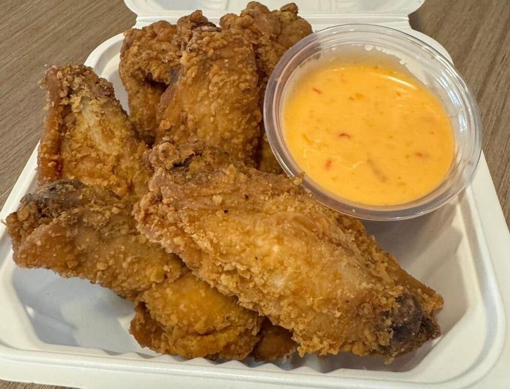 6 Fried Seasoned wings 